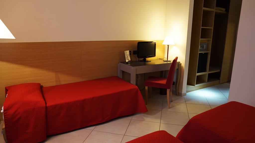 Garden Hotel Ареццо Номер фото
